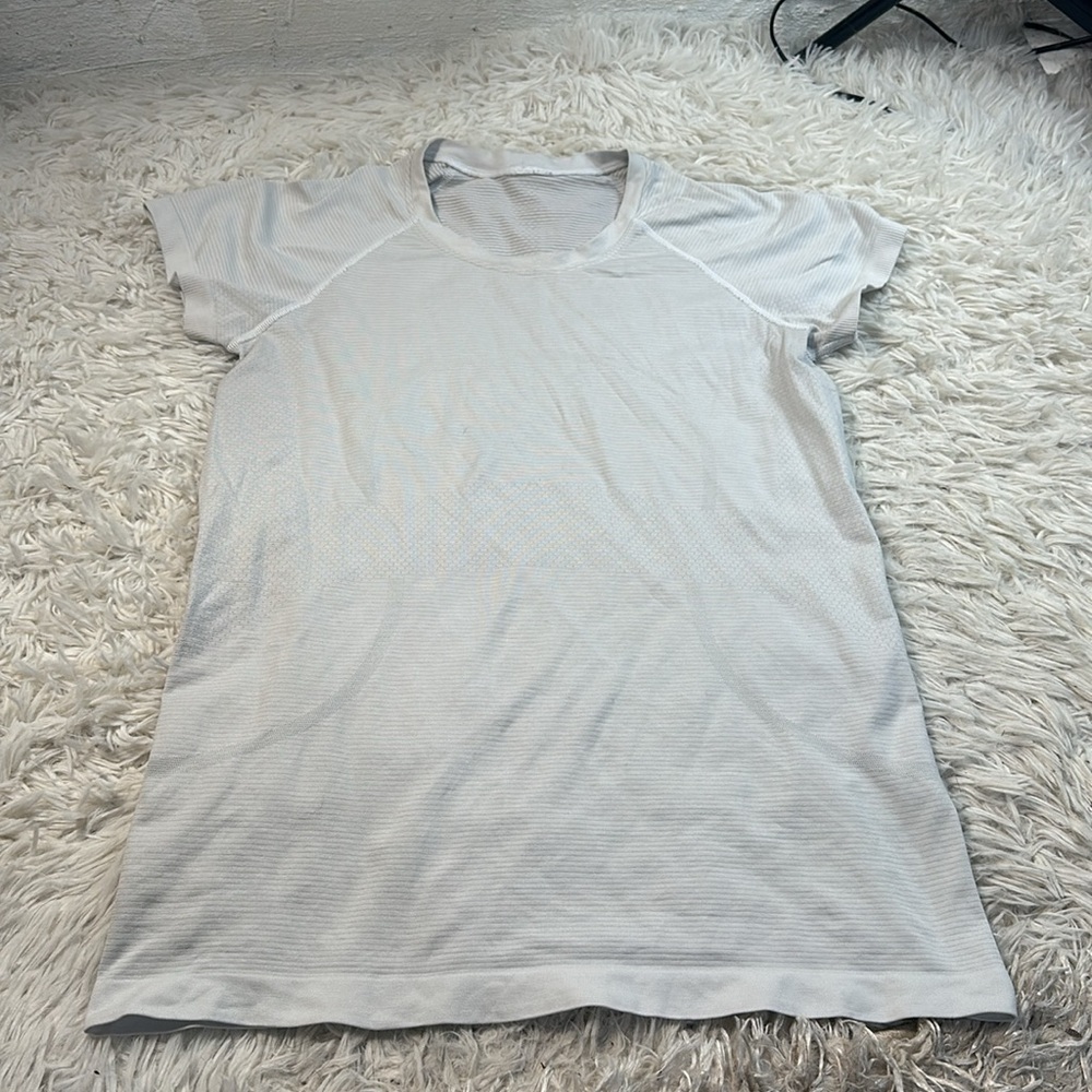 Lululemon Swiftly Tech Short Sleeve Crew Heathered White